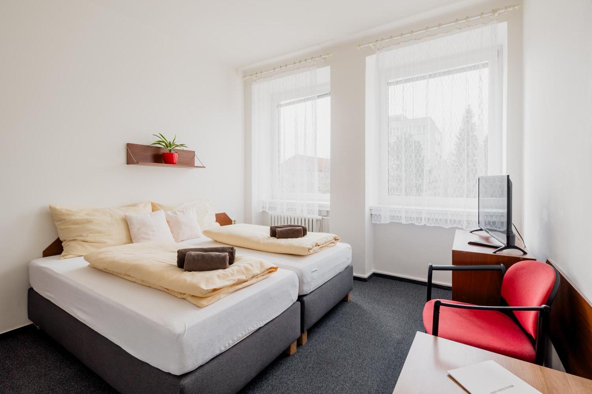 Hotel Dobruška Kültér fotó