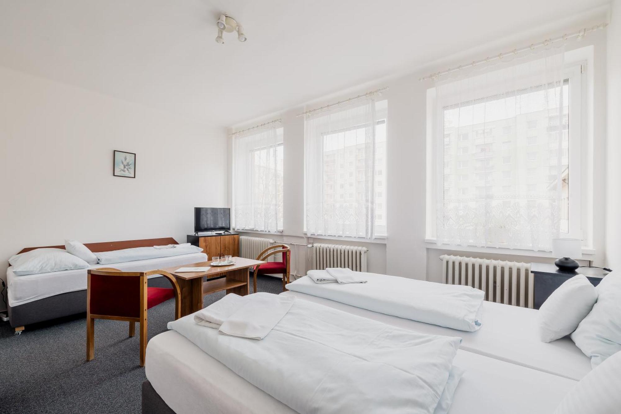 Hotel Dobruška Kültér fotó